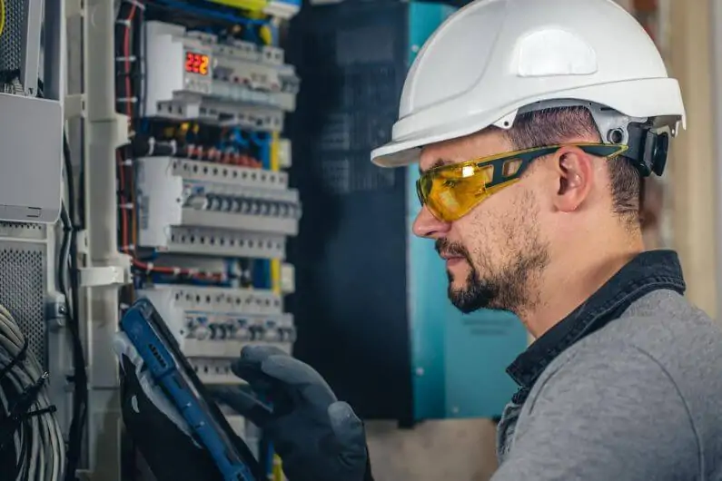 Problemas Elétricos Comuns e Como Resolvê-los em Santo André